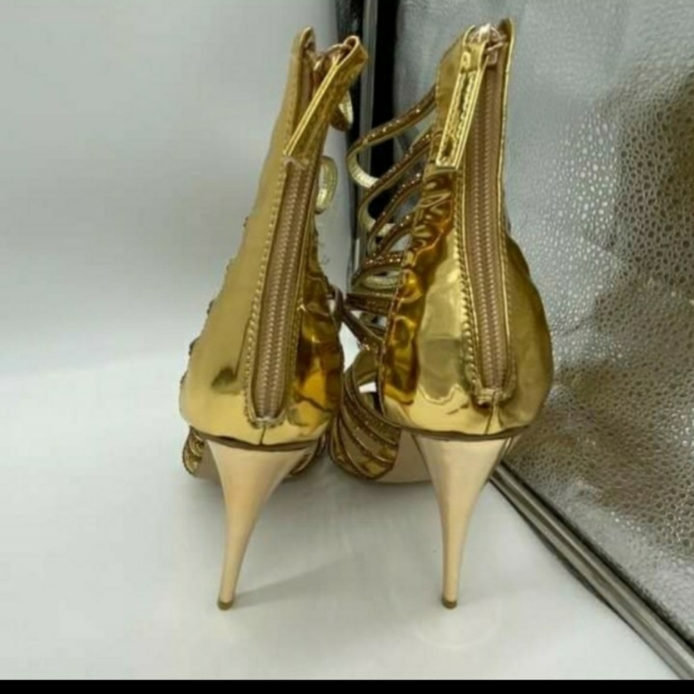 Sexyyyyy heels ๐ - Picture 4 of 5